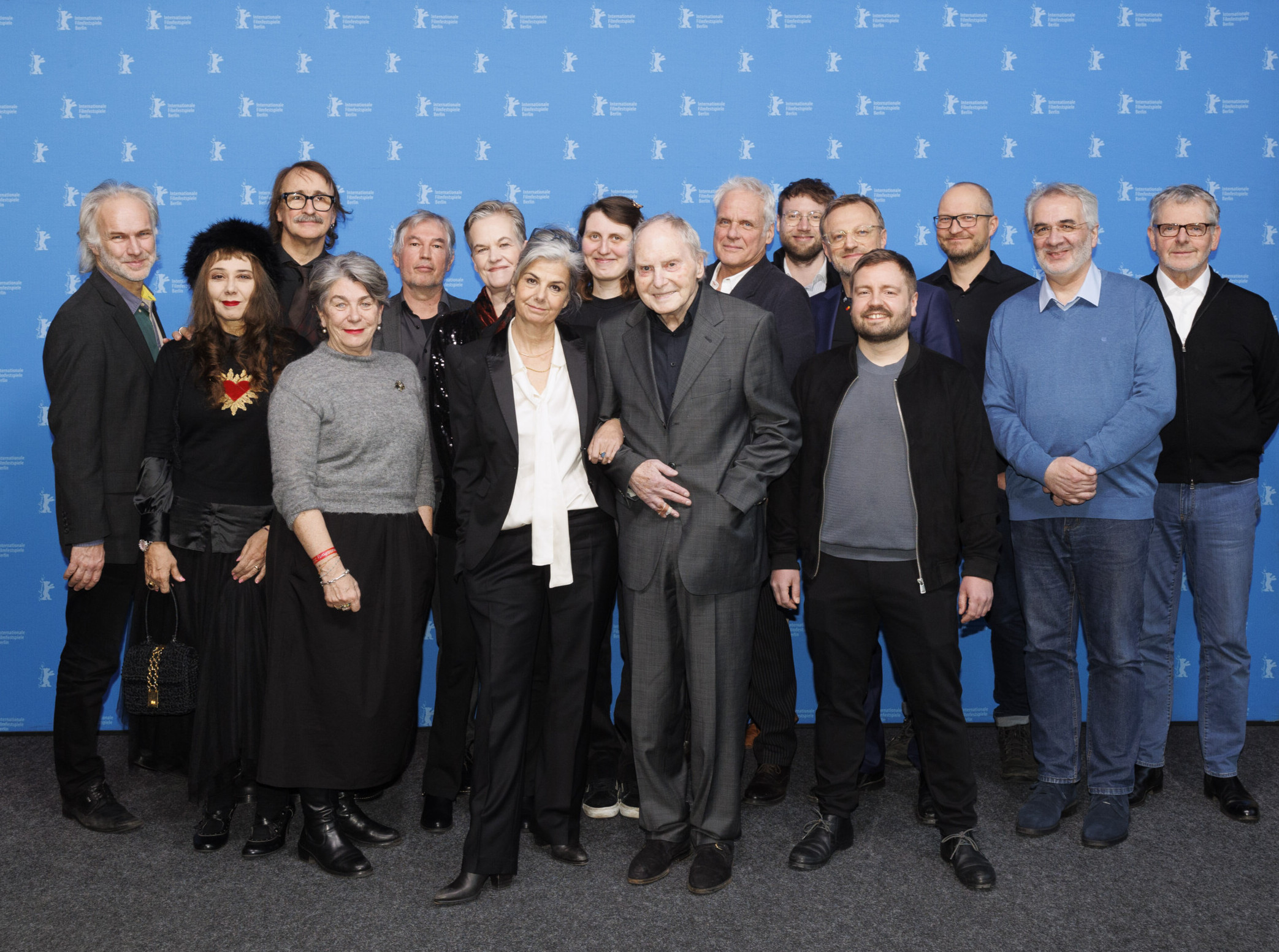 "Ich will alles. Hildegard Knef" - Team und Publikum feiern die Premiere 